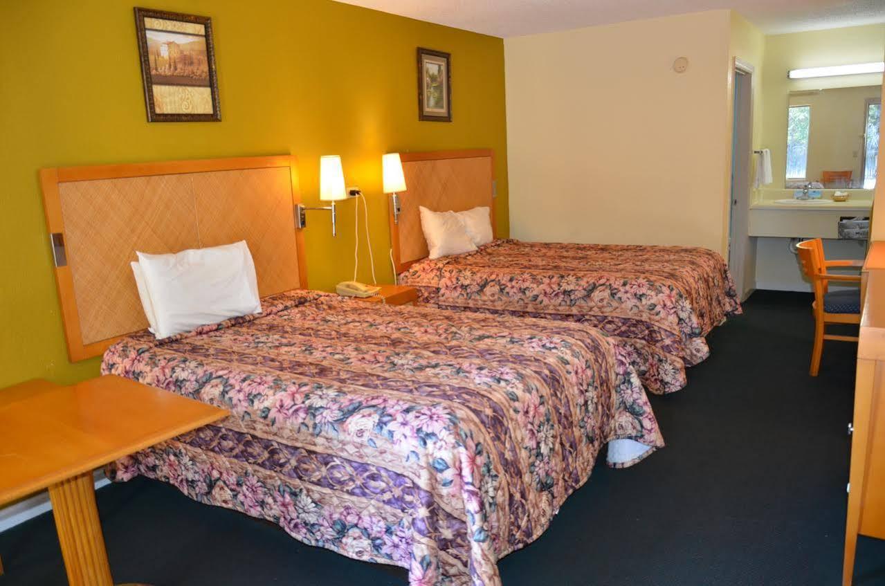 Days Inn Cheraw Exteriör bild