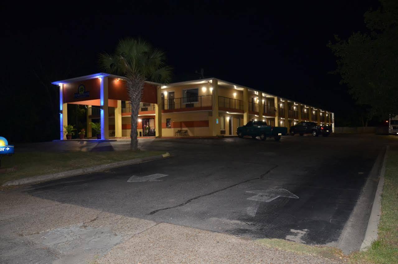 Days Inn Cheraw Exteriör bild